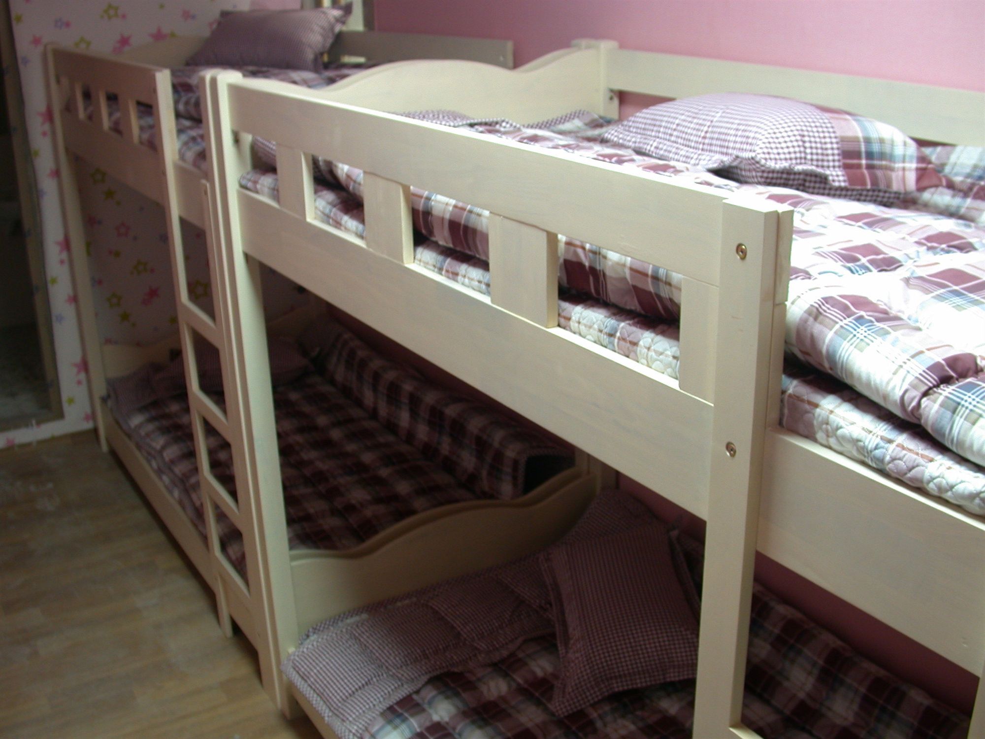 Wisma tamu Funstay 2*